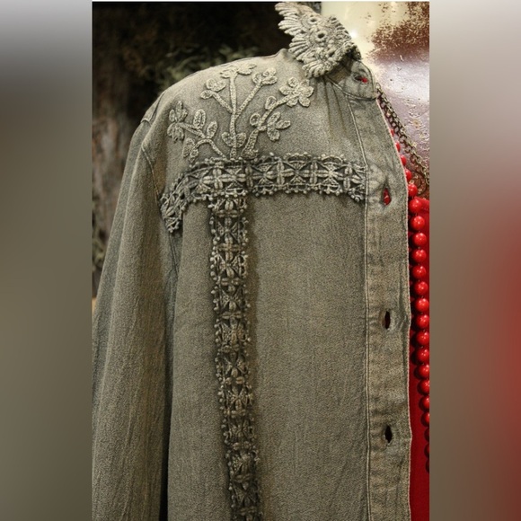 Grayish Green Lace Jacket - Picture 11 of 12